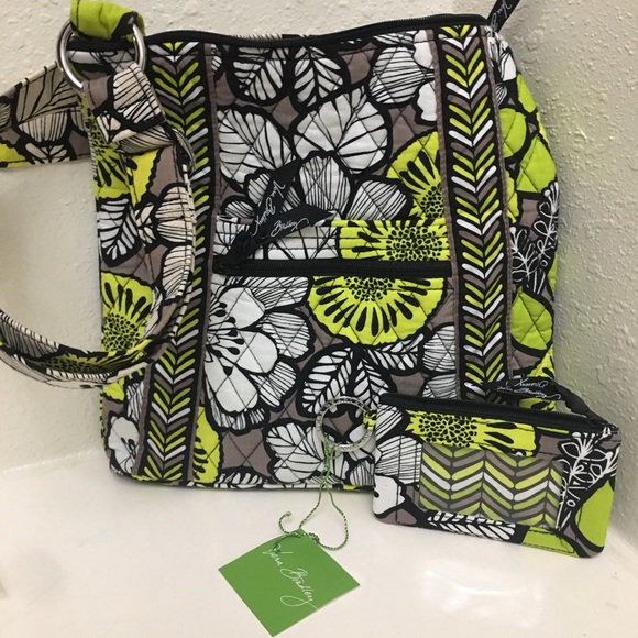 Vera Bradley Handbags - Vera Bradley Crossbody Purse w/ Zip ID Case